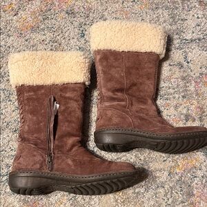 UGG “Karyn”‎ Shearling Boot in Chestnut Suede, Size 9.
